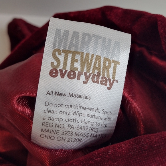 Martha Stewart Christmas Stocking Decoration in Burgundy with Gold Pinecones. - Picture 4 of 4